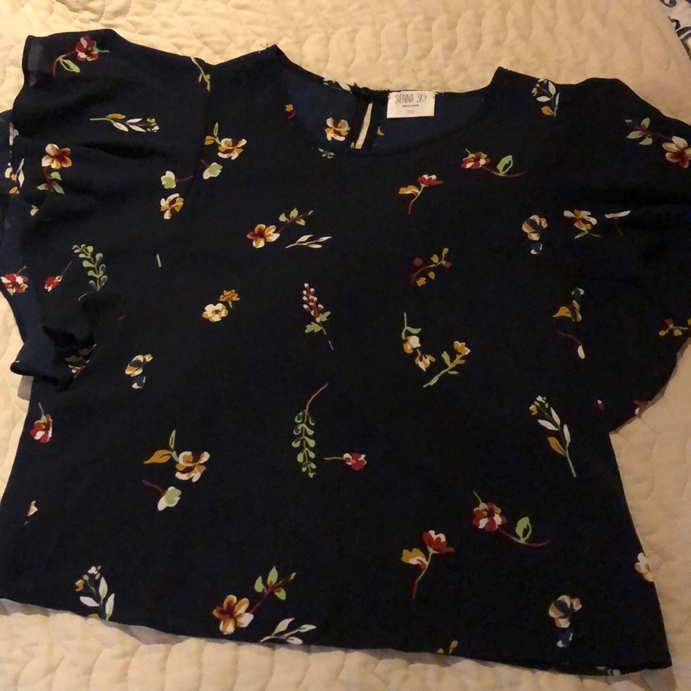 Ruffle sleeve top